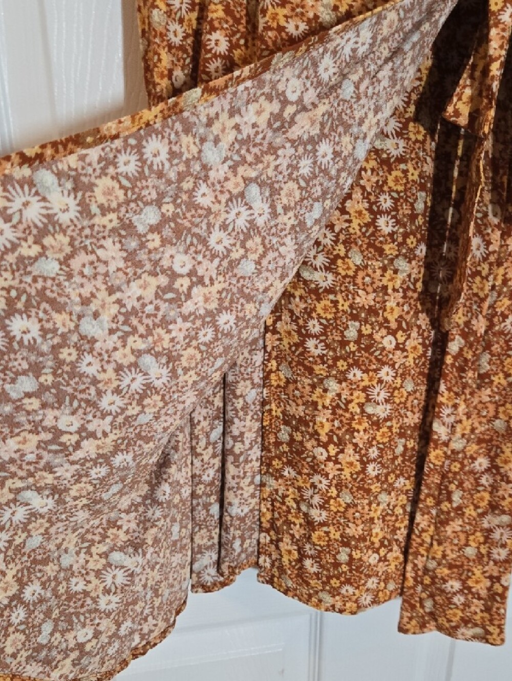 Universal Thread Rust Floral Wrap-Style Mini Dress Size Large - Picture 4 of 7
